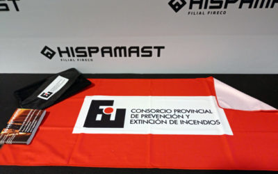 Hispamast entrega al Consorcio de Bomberos de Córdoba toallas refrigerantes
